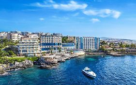 Charisma De Luxe Hotel